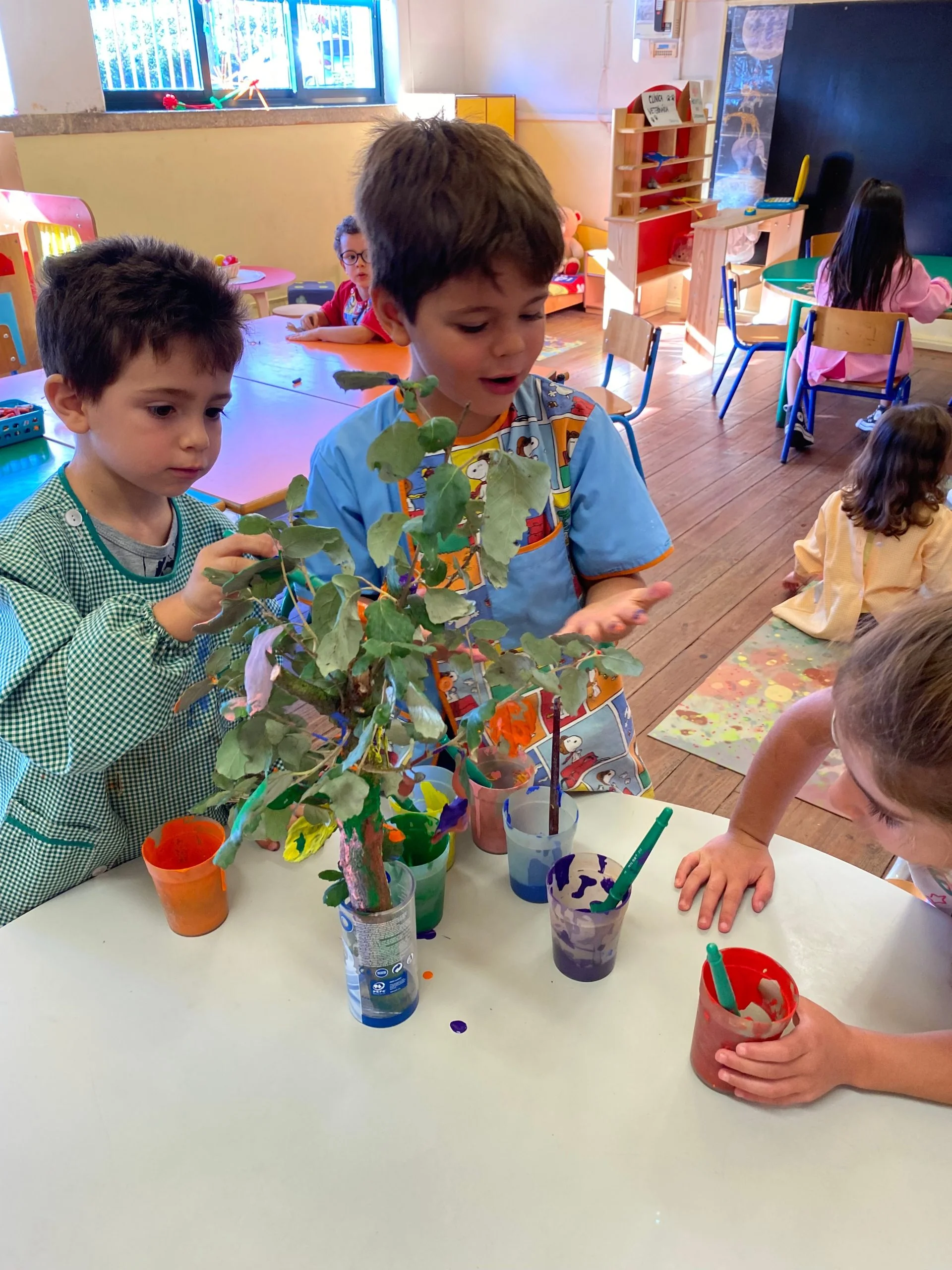 2º Pintura dos materiais recolhidos